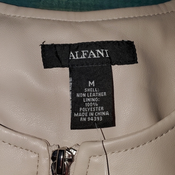 NWT ALFANI Vegan Leather ruffle sleeve jacket medium - Picture 6 of 8